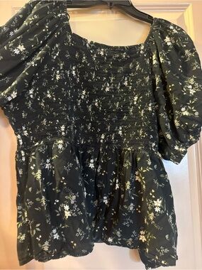 Old Navy Black Floral Puff-Sleeve Blouse